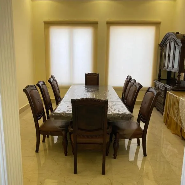 the beach house, hotel em Al Mirfa