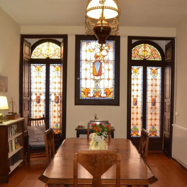 La Antigua, casa céntrica, amplio patio, piscina y barbacoa, hotel v destinaci Campillo de Altobuey