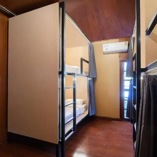 Cozy Hub Hostel, hotel v destinaci Chiang Mai