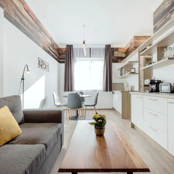 Elemental Retreats - Wood & Water Studios, hotel in Budapest
