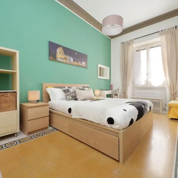 CASA GIULIANA - 3BR 2BATH, 2nd floor historic mansion with lift & doorman, comfortable, chic, family friendly, 600 meters from Vatican & Ottaviano metro, quietest area of P R A T I wealthy, secure, accessible district - Warm guest care in 4 languages, ξενοδοχείο στη Ρώμη