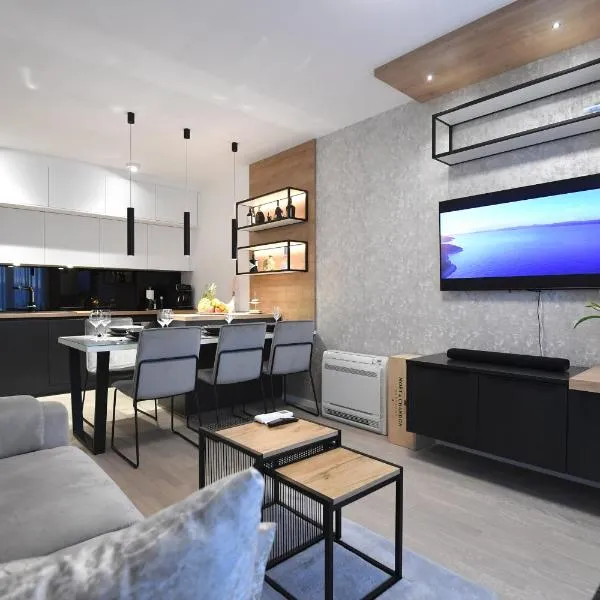 K&P - Zadar Luxurious Retreat - BRAND NEW !!, hôtel à Zadar