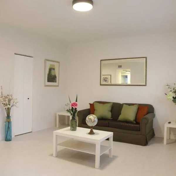 Apt 3 Miami Designer Apartment in the Upper East-Side, hotel in Miami