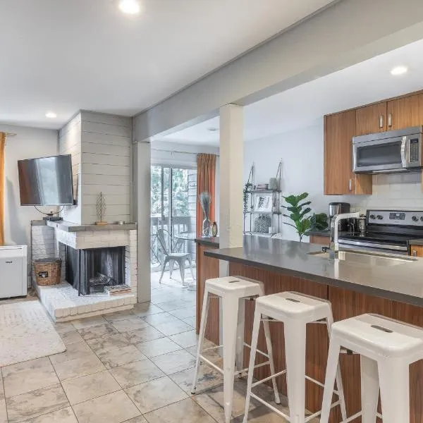Whistler Studio Next 2Lifts W/Free Parking, hotel in Whistler