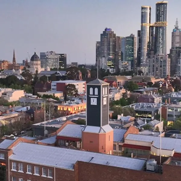 Clocktower Apartment Hotel, hotel in Melbourne