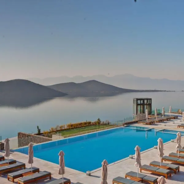 Royal Marmin Bay Boutique & Art Hotel, hotel v destinácii Elunda