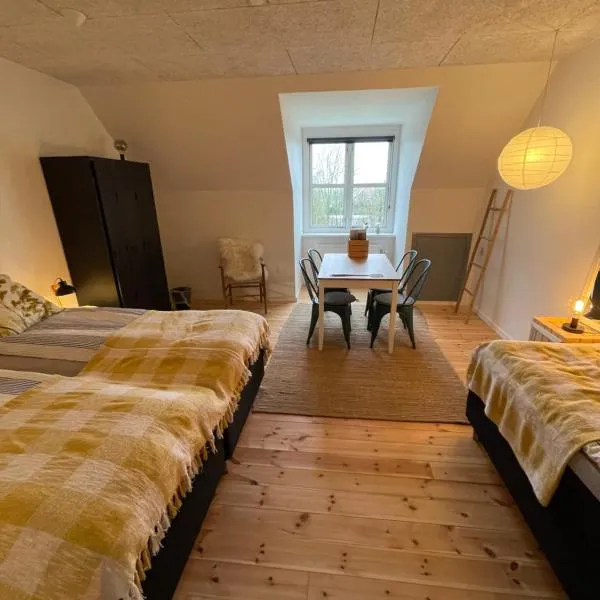Room 17 - Hawkraft kulturhotel, hotel in Vestervig