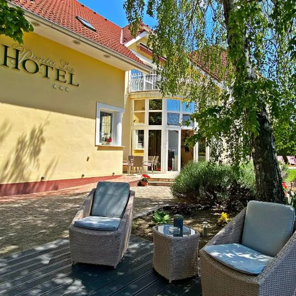Hotel Penta Lux, hotel v destinaci Tata