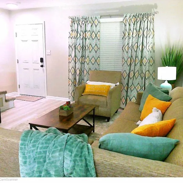 Liberty Towne - Within a short drive of I-95 and Fort Liberty - Perfect for short-term or long-term stays,位于费耶特维尔的酒店