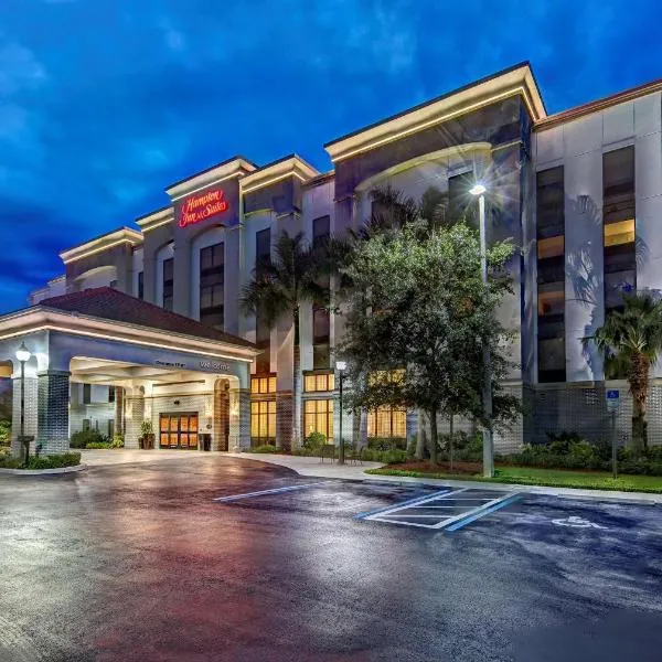 Hampton Inn & Suites Fort Myers Estero、エステロのホテル