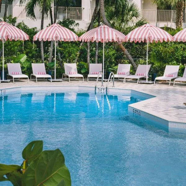 Hampton by Hilton Grand Cayman Seven Mile Beach, hotel en George Town