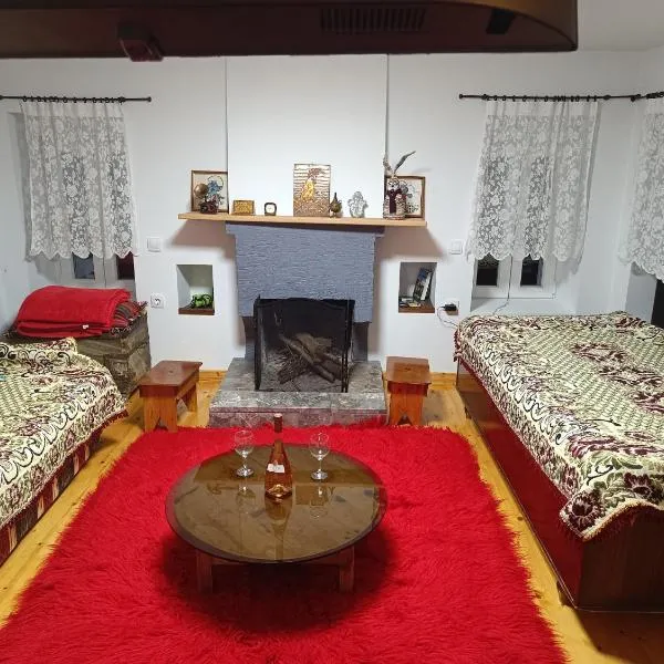 Charlami's Mansion -Παραδοσιακό Πέτρινο Σπίτι με Τζάκι και Πανοραμική Θέα, hotel v destinaci Polýdroson