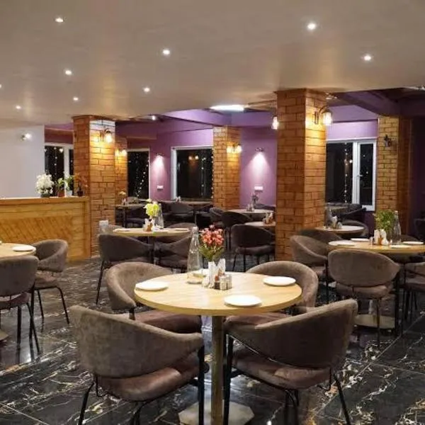 The Aesthetic Hotel & Restaurant, hotel v destinaci Bhimtal
