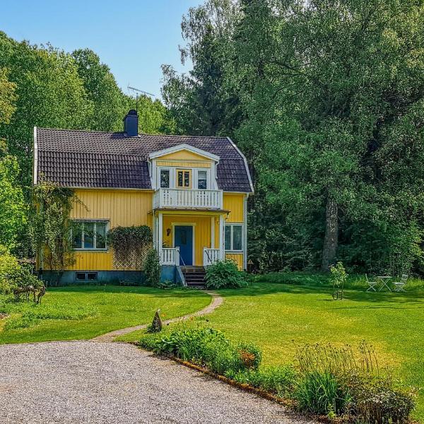 Amazing Home In Motala With 4 Bedrooms, Sauna And Wifi