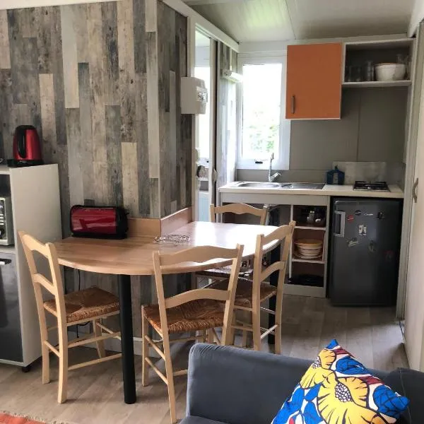 Chalet nature et détente avec piscine, proche zoo de la Flèche et Le Mans, idéal cyclistes et familles - FR-1-410-367, hotel v destinaci La Suze-sur-Sarthe