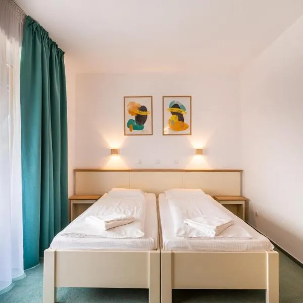 Complex Pastravaria Albota, hotel em Arpaşu de Sus