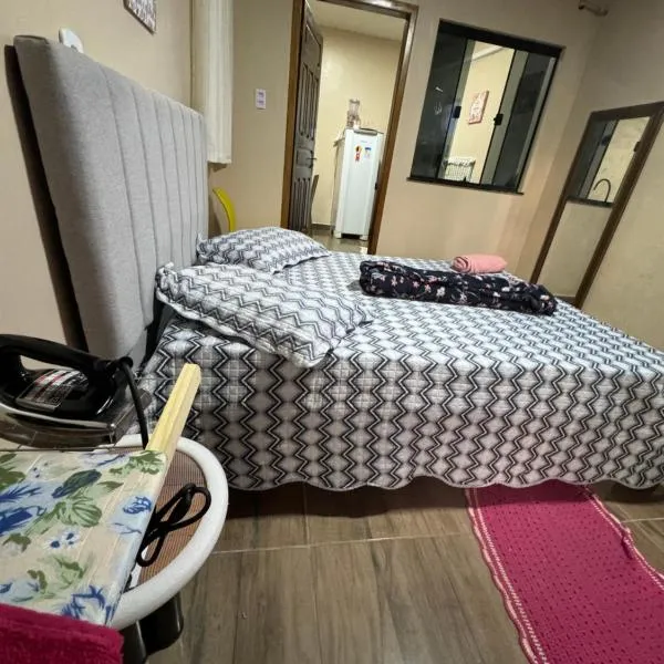 Espaço inteiro - Quarto e cozinha, hotel en Itaituba