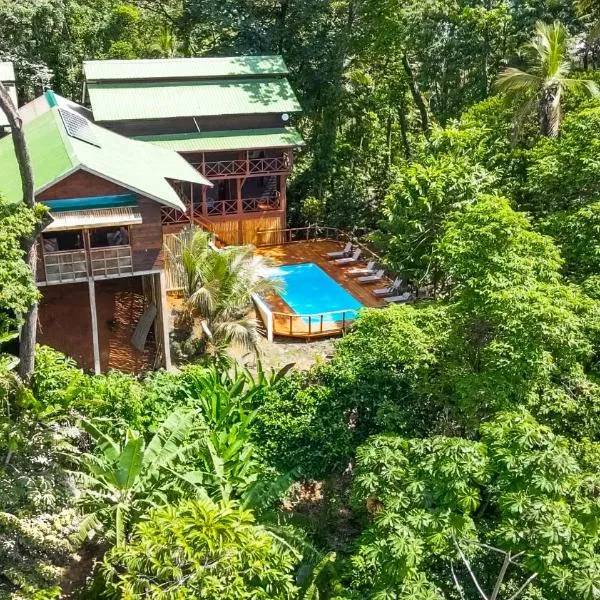 The Lodge at Punta Rica- Hilltop Eco-Lodge with Views & Pool，位于巴斯蒂门多斯的酒店