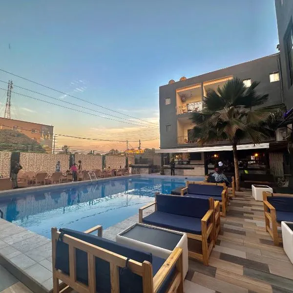 Apartments Plaza Hotel, hotel in Kololi
