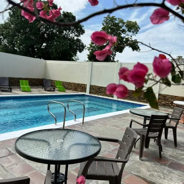 Monteverde Hotel, hotel La Doradában