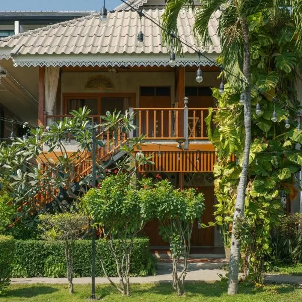 Buri Gallery House, hotel en Chiang Mai