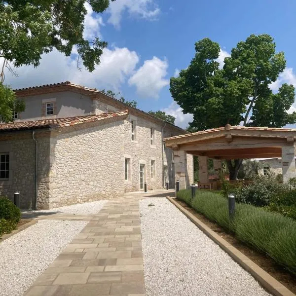 Château Lecusse - La Grande Roche - Hôtel, Spa, Boutique & Restaurant, Hotel in Broze