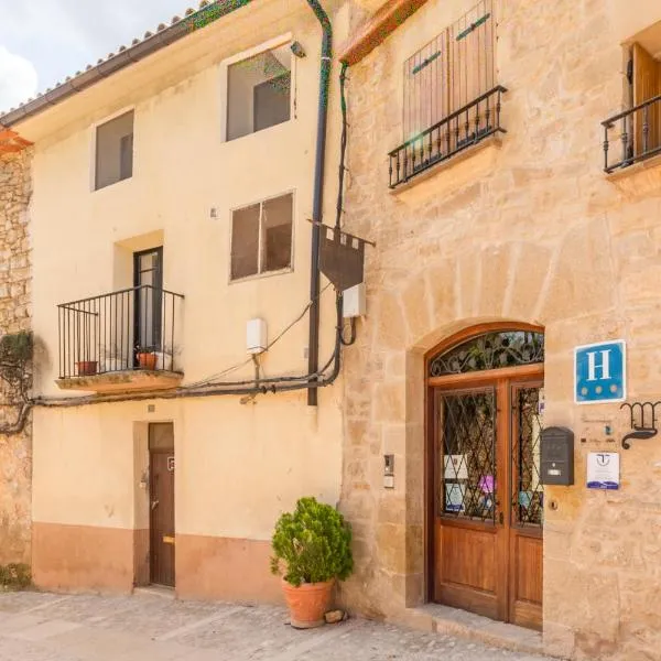 HOTEL EL CASTELL, hotel u gradu Valderobres