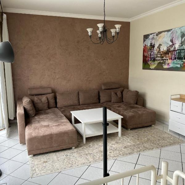 Ferienhaus mit Privatparkplatz, Terrasse und Stadtnähe, Bremen