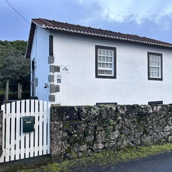 Adega Peróla, hotel in Cais do Galego