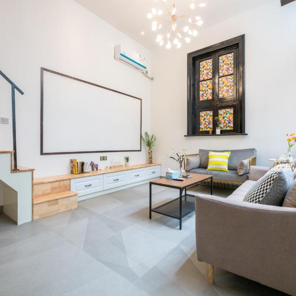 Shanghai Hills&XING 132 Family Homestay with 2 Bedrooms Near Mid Huaihai Rd and Metro Line 1&14, Shanghai