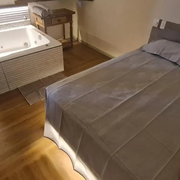 Pousada Dunas - Suítes com HIDROMASSAGEM no coração da Vila、イタウナスのホテル