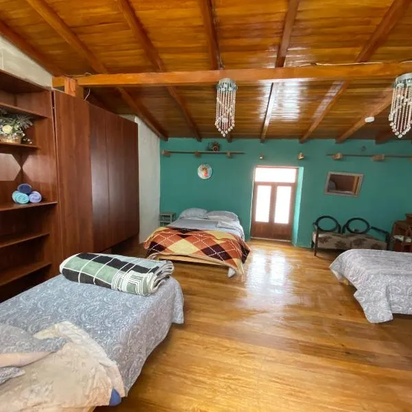 Amplia y Céntrica Habitación - H. El Casero, hotel in Cajamarca