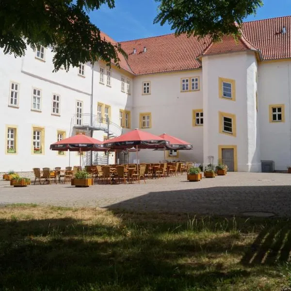 Schlosshotel am Hainich, hotel v destinaci Behringen