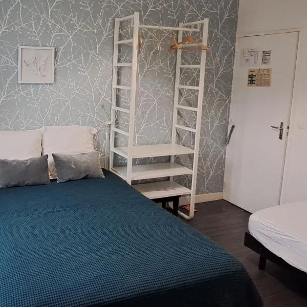 HOTEL DE FRANCE, hotel in Éguzon-Chantôme