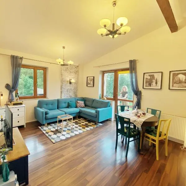 Luxury, spacious apartament with two bedrooms and balcony, Hotel in Przybysławice