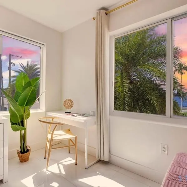 Free Parking, Bay View, Pool, Step To Beach, hotel in Hollywood