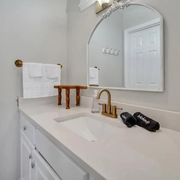 Freedom's Flight - The Post Lofts, hotel in Statesboro