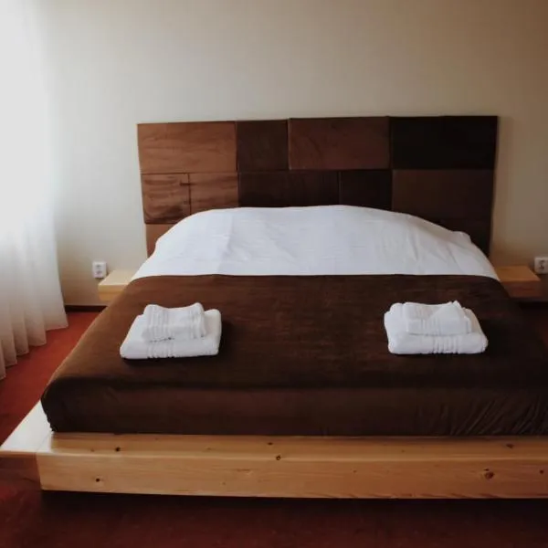 Popasul Graniceresc、Năsăudのホテル