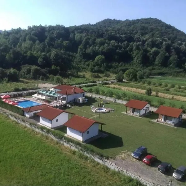 Комплекс Антик, hotel in Troyan