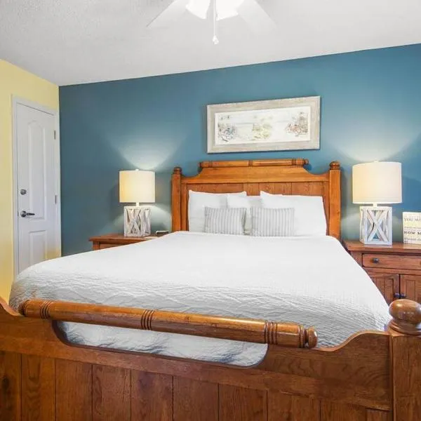 Lazy Palm 4 Pools Short Walk To Beach! Sleeps 5!، فندق في بنما سيتي بيتش