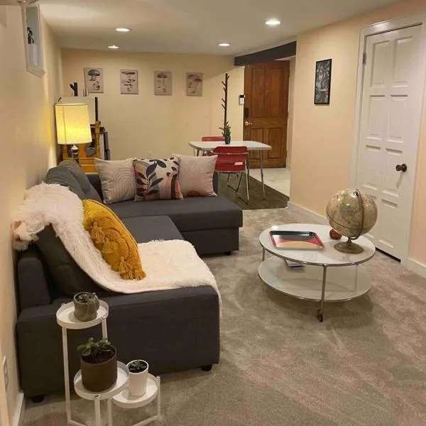 Sweet Beech St Retreat-Basement Apt，位于波特兰的酒店