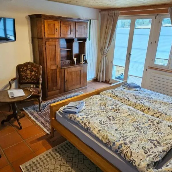 Miramont Horse Trekking Hostel, hotel v destinaci Saicourt