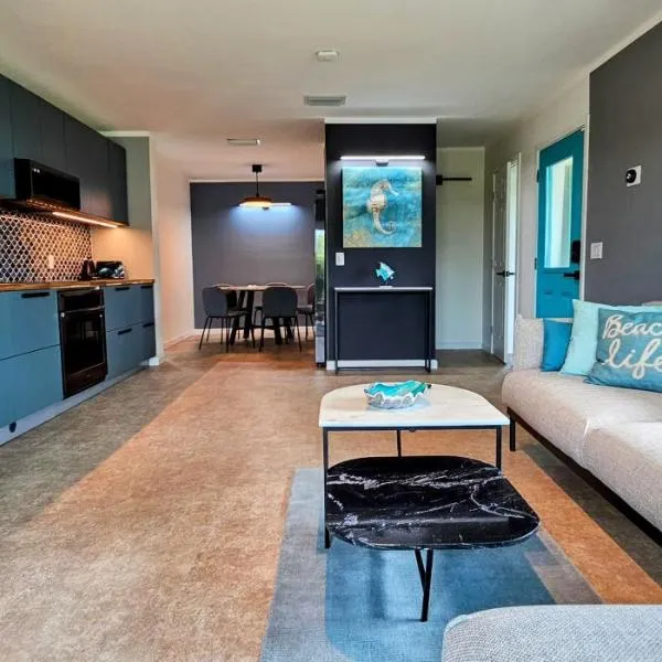 Luxury beach villa in paradise., hotel in Treasure Cay