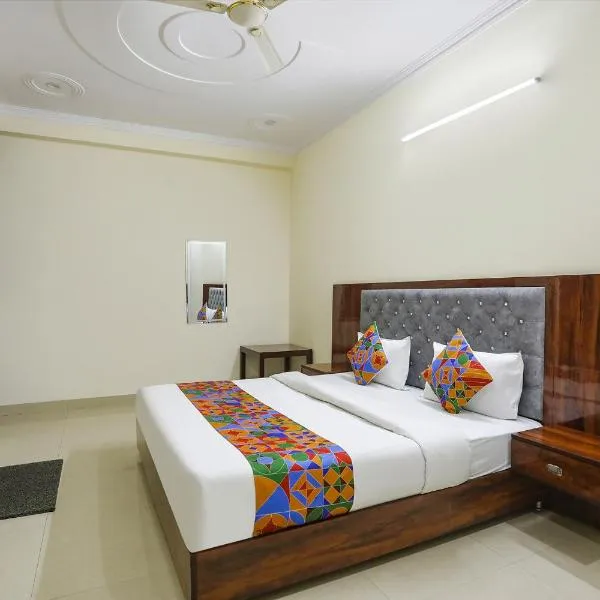FabExpress ASP Royal Residency Inn- Janakpuri, hotel in New Delhi