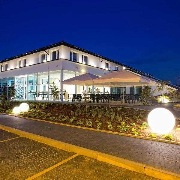 Biała Przystań, ξενοδοχείο σε Łęki Dolne