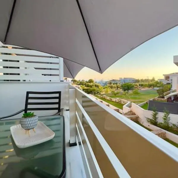 Whispering Ocean Retreat, מלון בפוליגרוס