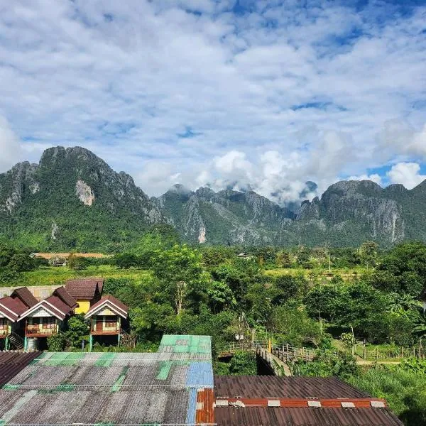 Vang Vieng Sky Mountain View Hotel, hotel in Vang Vieng