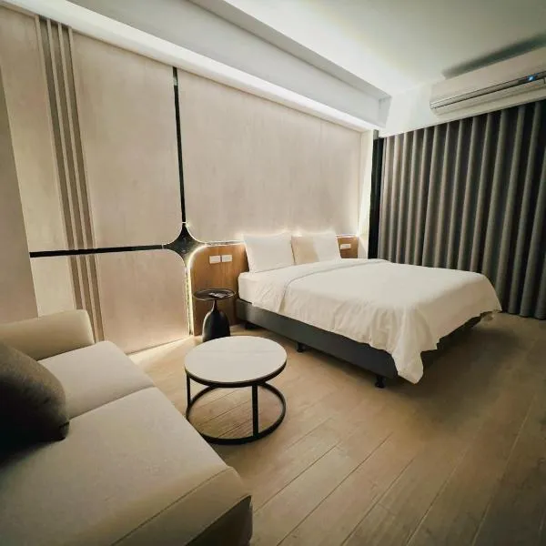 Enjoy Homestay, hotel in Tainan