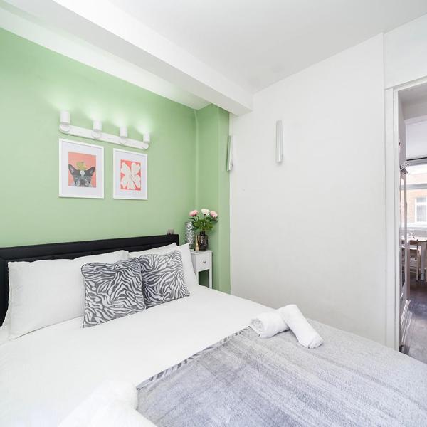 Soho Apartments F2, London