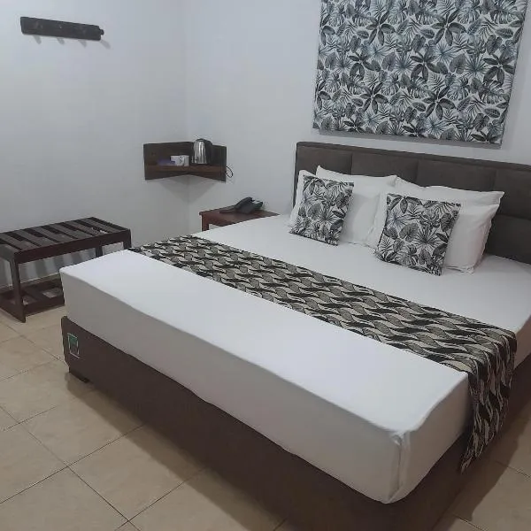 Larn's Villa Hotel & Apartment, hotel in Wadduwa